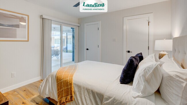 Building Photo - 425 N Rosemont Ave