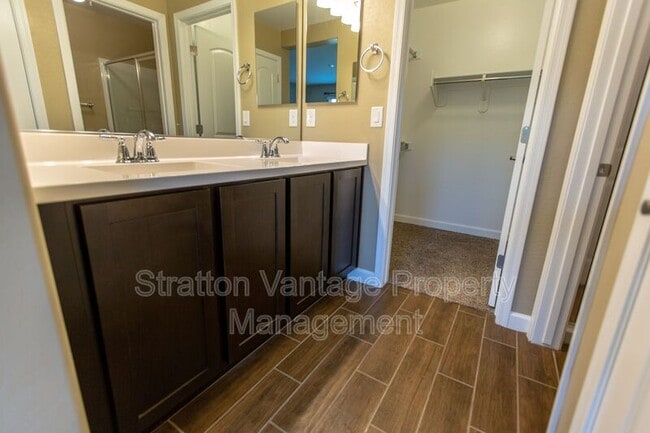 Building Photo - 240 W Juniper Ave