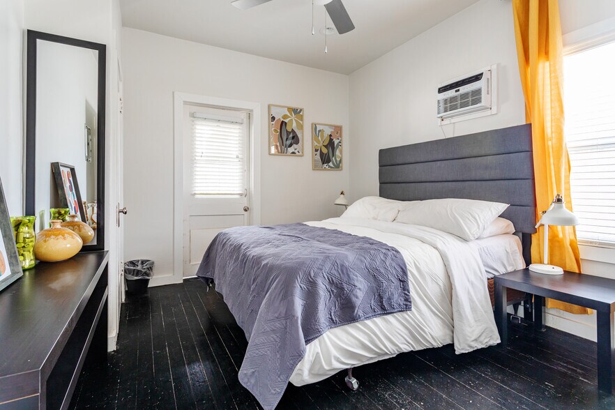 Building Photo - 1806 Washington Way