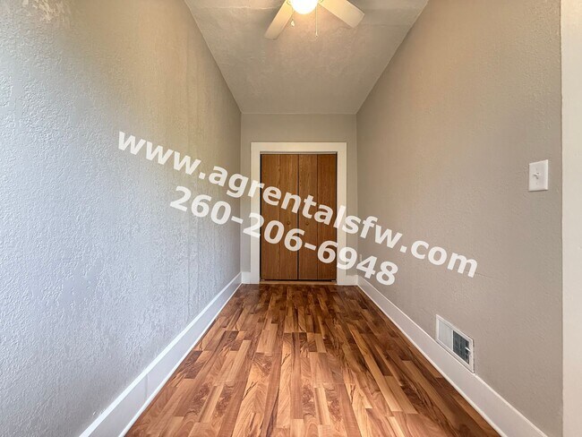 Building Photo - 310 W Dewald St