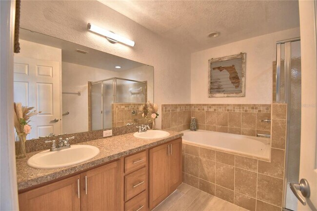 Building Photo - 4970 Mandolin Ct