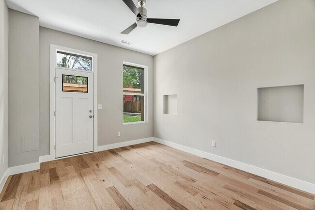 Building Photo - 3324 Michigan Ave