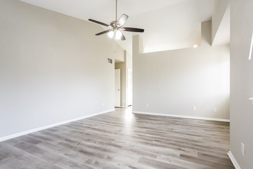 Building Photo - 17028 Foxton Dr