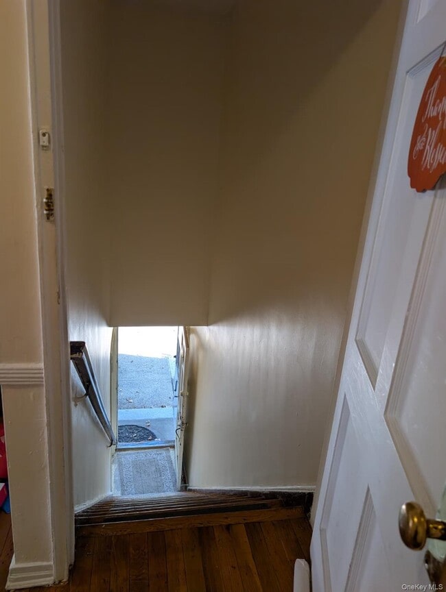 Building Photo - 75-40 197th St