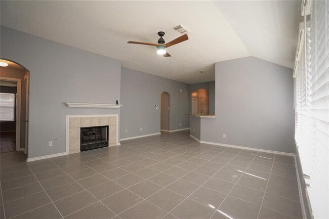 Building Photo - 106 S Abram Cir