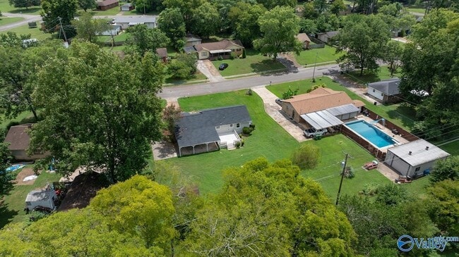 Building Photo - 2017 Shady Ln Dr NW