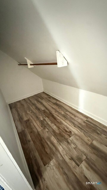 Building Photo - 84 Alcove St