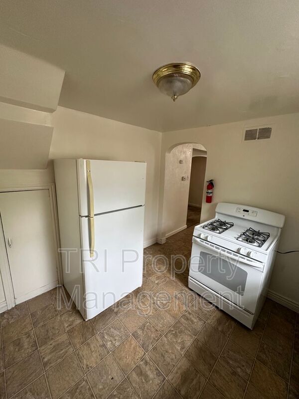 Building Photo - 1532 14th Ave