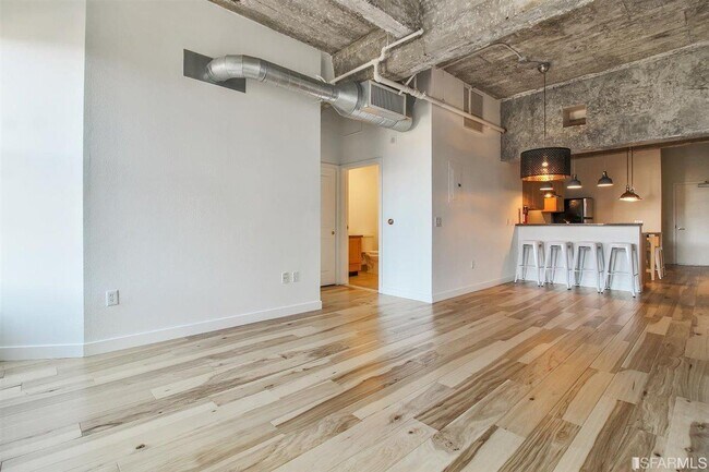 Building Photo - 942 Market St