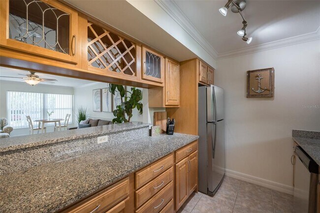 Building Photo - 3360 S Osprey Ave