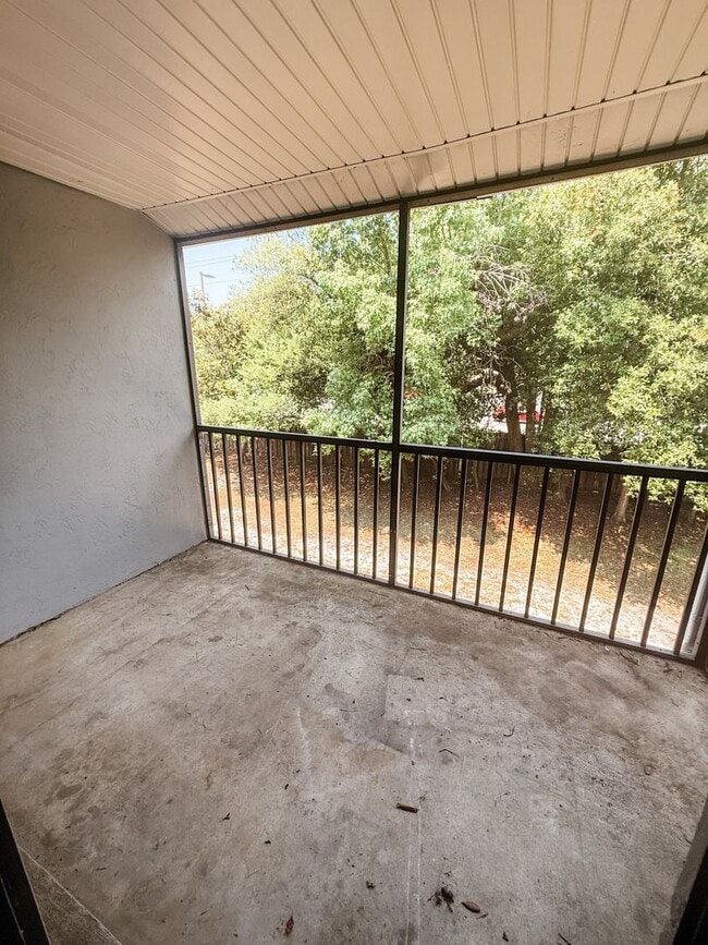 Building Photo - 4431 Holly Tree Rd