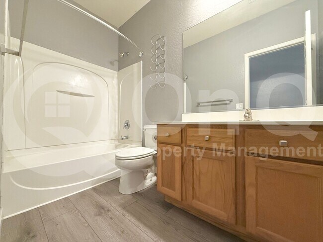 Building Photo - 3148 E Merlot St
