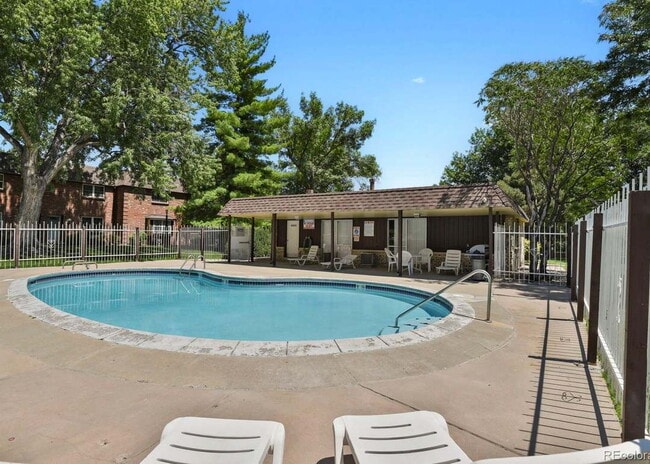 Building Photo - Great Littleton Location!! (56LO)