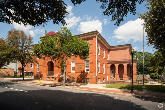 Building Photo - 520 N. Market Apartments