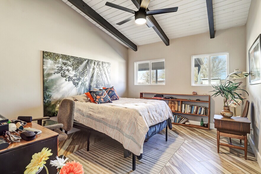 Building Photo - 1150 La Vega Rd