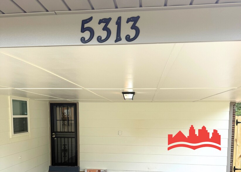 Building Photo - First Full month rent FREE !!! Welcome to 5313 Long Acres Ave!
