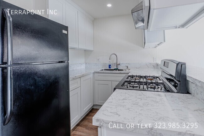 Building Photo - 456 S Breed St