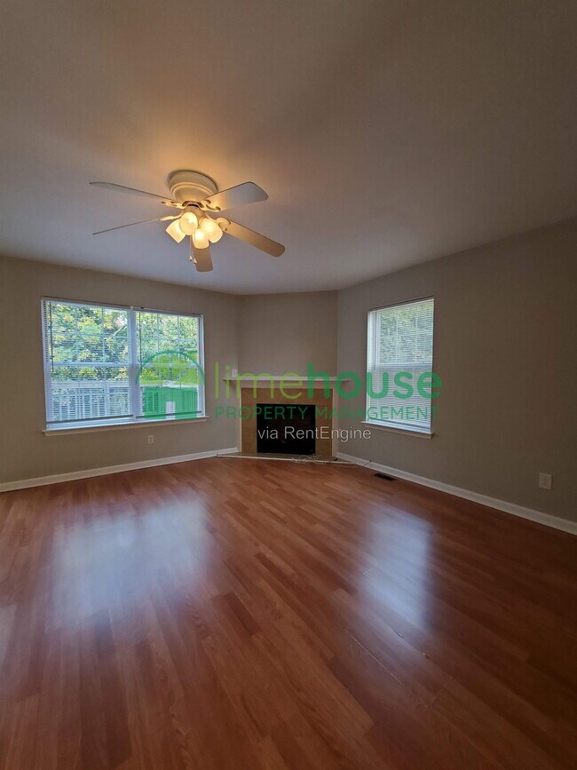 Building Photo - 420 W 30th St