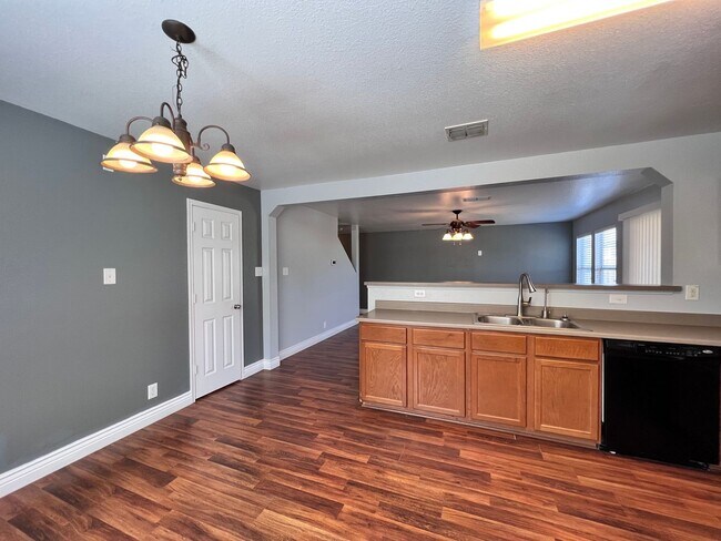 Building Photo - Beautiful two-story home in the desirable Silver Oaks community!