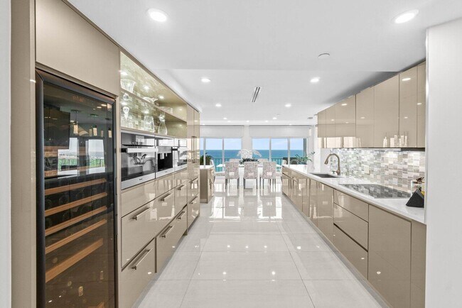 Building Photo - 4001 N Ocean Blvd