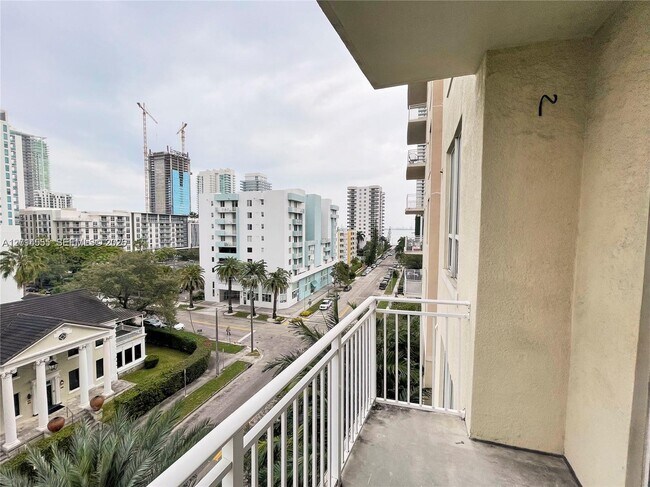 Building Photo - 2275 Biscayne Blvd