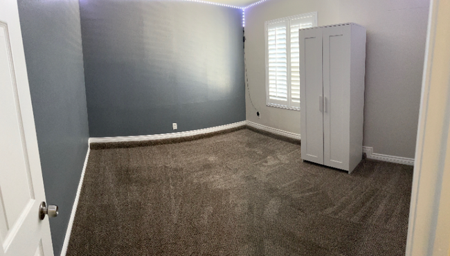 Building Photo - 6278 Woodbury Ave