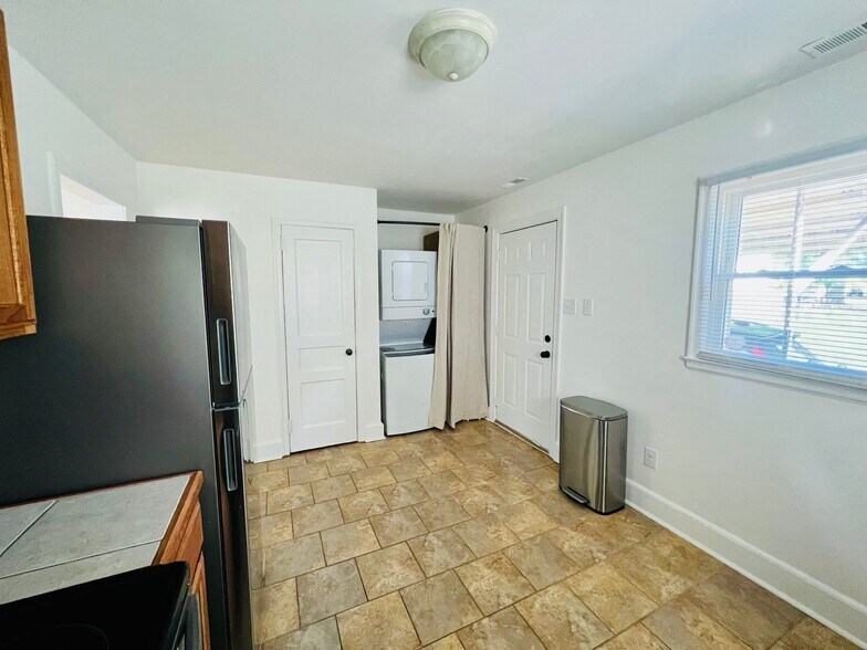 Building Photo - 1217 Enderly Rd