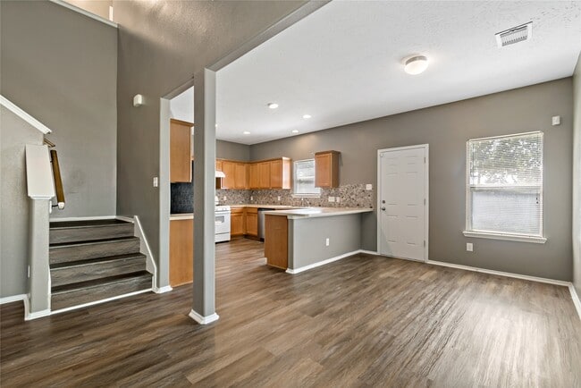 Building Photo - 5422 Summer Spring Ln