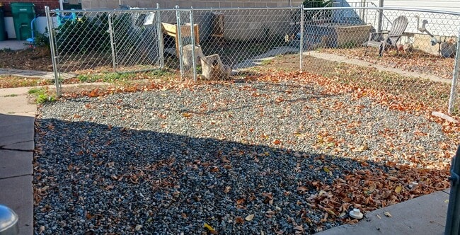 Building Photo - 3185 S Sherman St