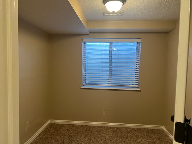 Building Photo - 1324 S 175 E