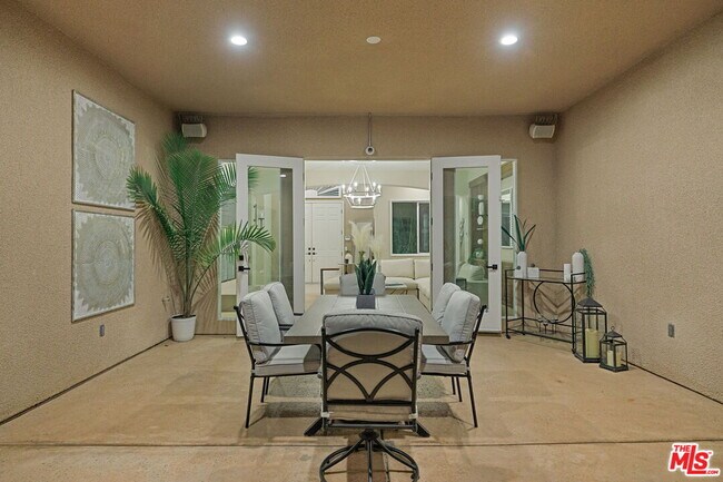 Building Photo - 4 Cartier Ct