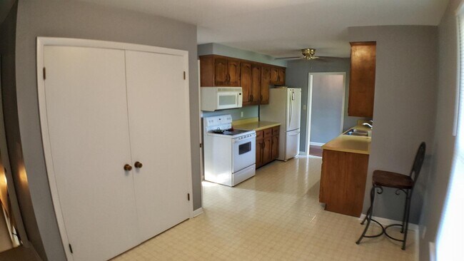 Building Photo - 521 Aurelia Lynn Dr