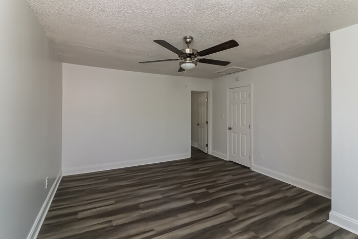 Building Photo - 980 Hitchcock Rd