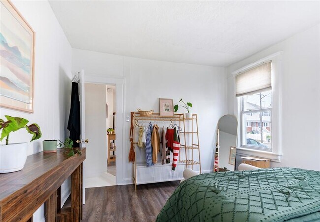 Building Photo - 3-36 Beach 88th St