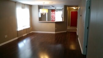 Building Photo - 946 Cammaron Way