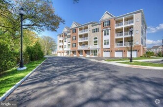 Building Photo - 224 Breeders Cup Dr