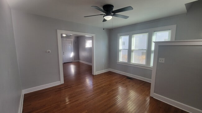 Building Photo - 37-39 N Chase