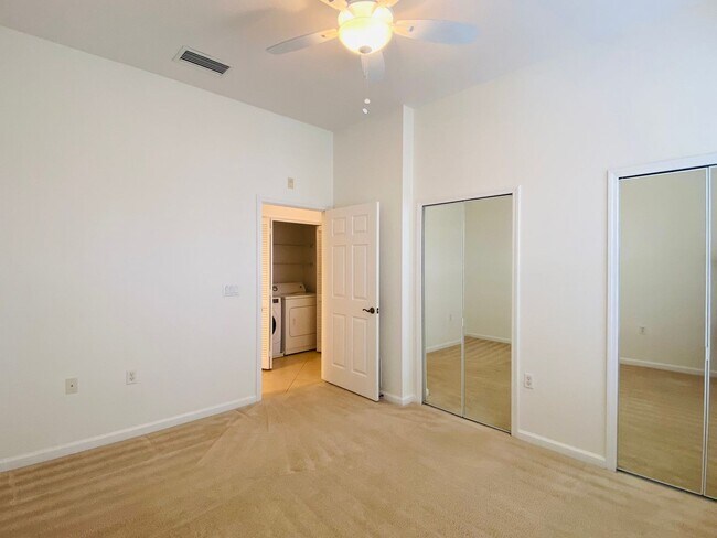 Building Photo - Baldwin Park Beauty! 3 Bed, 2 Bath 3rd Flo...