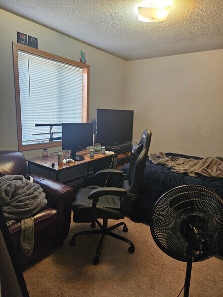 Building Photo - 216 West Ave