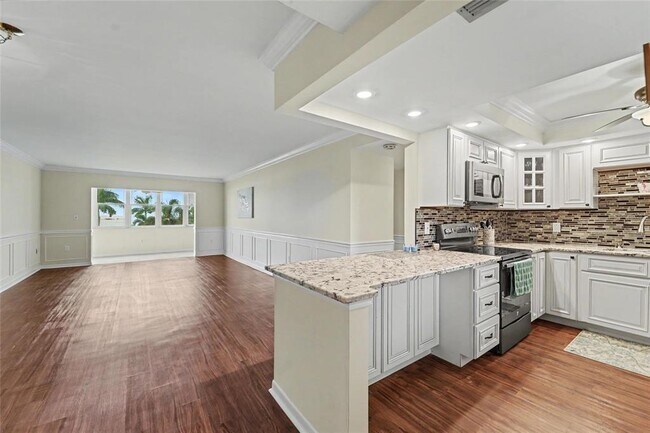 Building Photo - 5108 Brittany Dr S