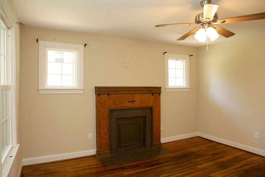 Building Photo - 1809 Walker Ave