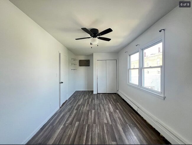 Building Photo - 13 E 17th St