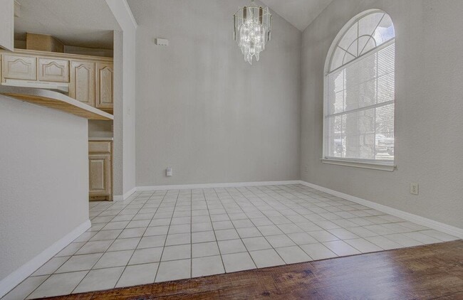 Building Photo - 2509 Riddle Rd