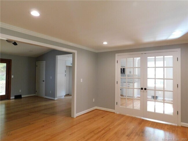 Building Photo - 372 Bushy Hill Rd