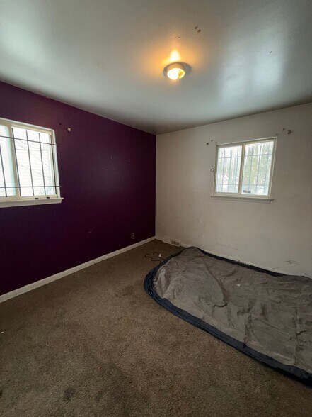 Building Photo - 622 W York Ave