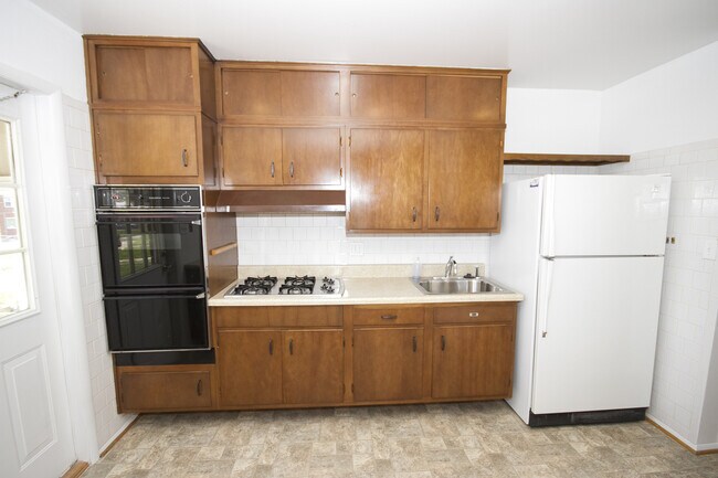 Building Photo - Welcome to this lovely 3bd 1.5bth home!