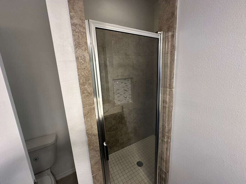 Building Photo - 3708 Valeria St