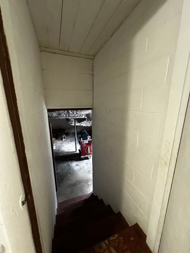 Building Photo - Partially furnished 3 bed/ 1.5 bath - Morristown, TN