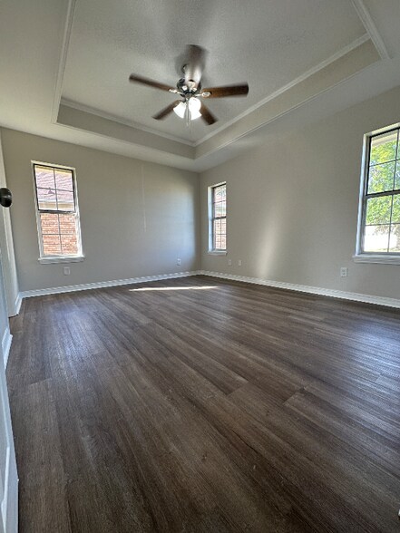 Building Photo - 3324 Danbury Ct