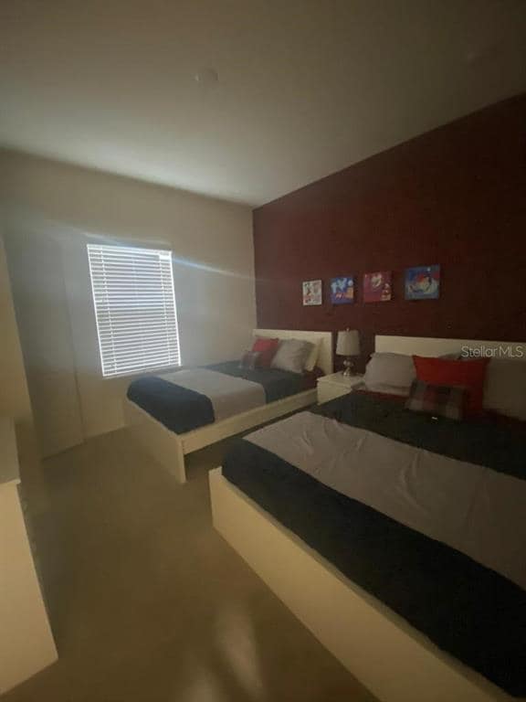 Building Photo - 8928 Shine Dr